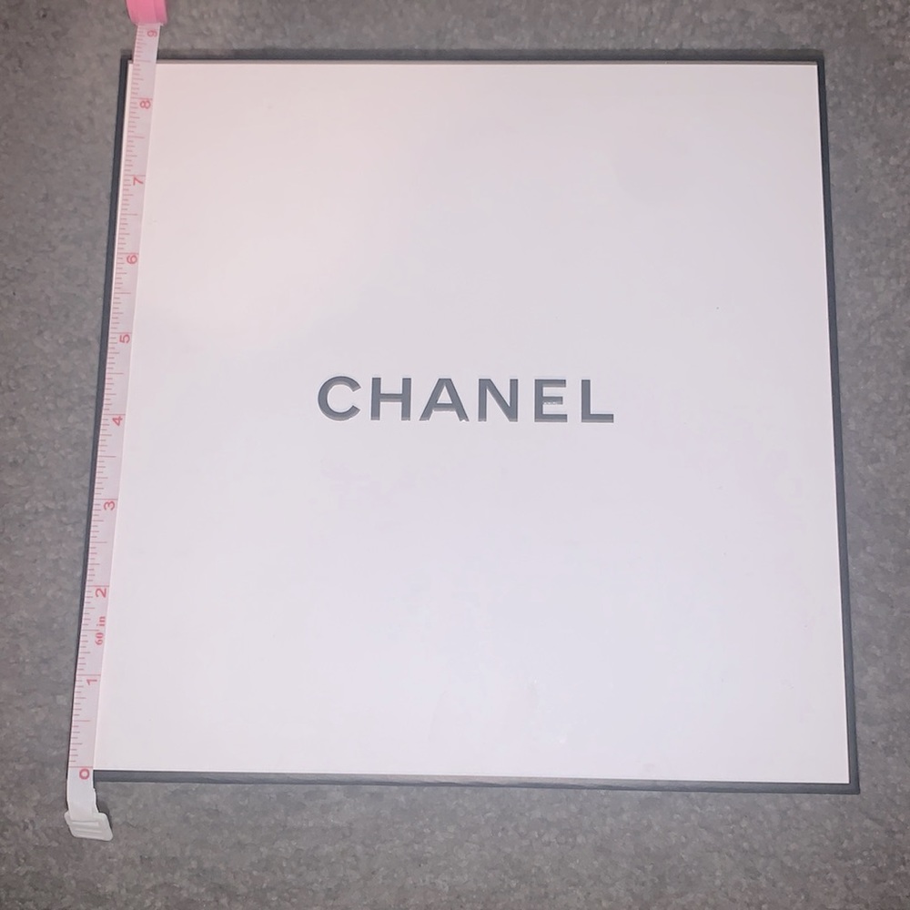 Chanel Box - Picture 3 of 6
